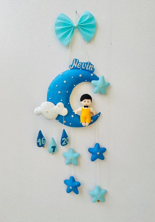 Kids hanging -Boy/Girl on Moon (BLUE)