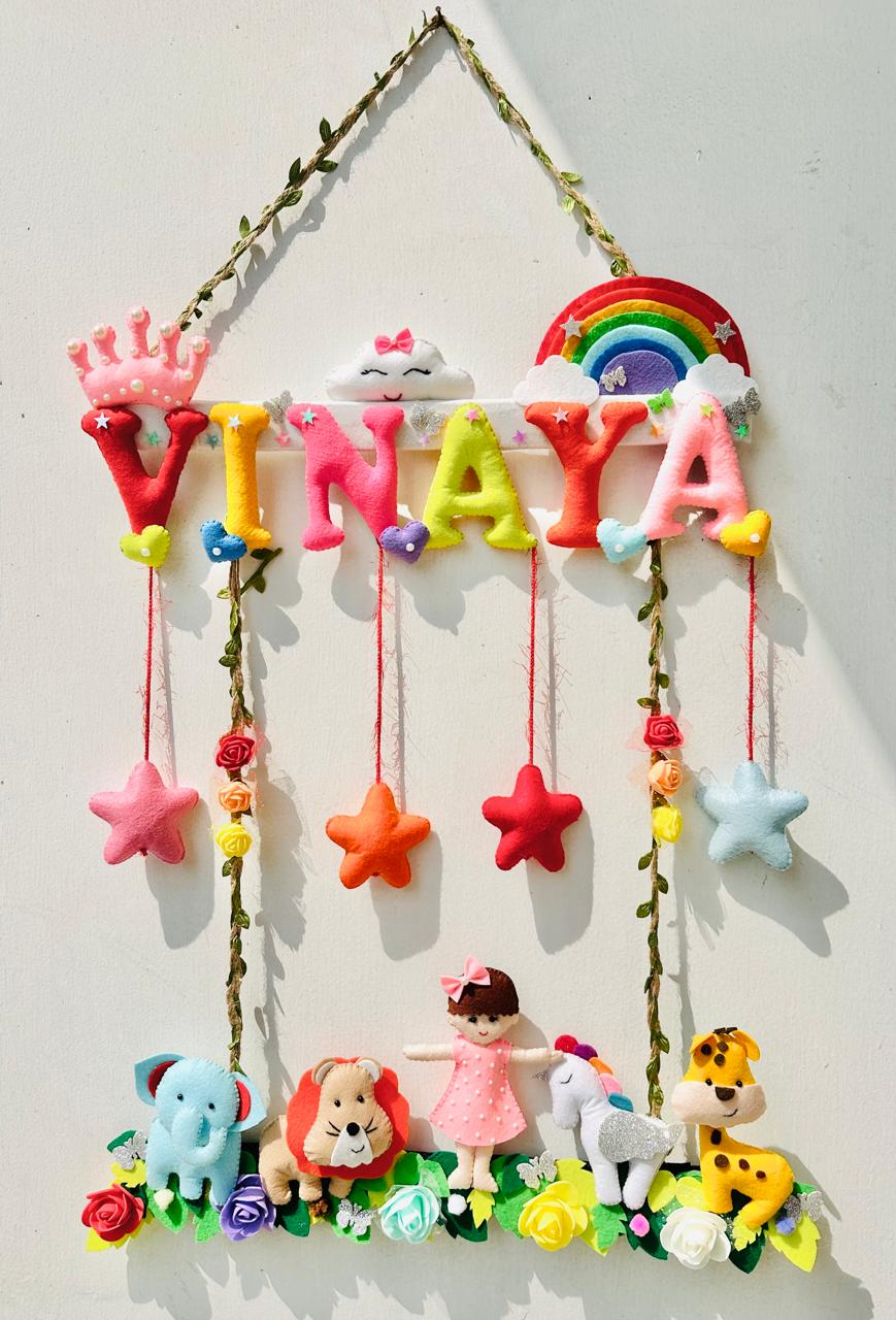 Kids hanging -Jungle Swing (Girl)