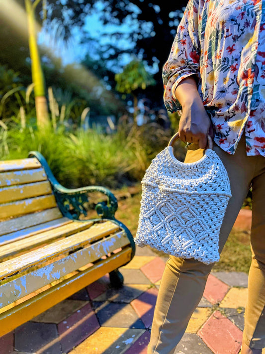 Macrame bag with wooden handle