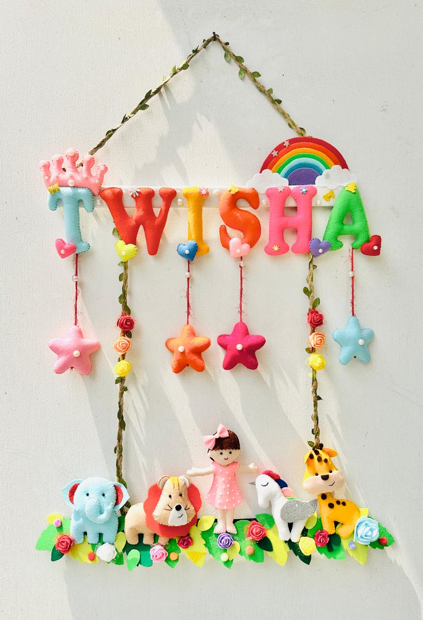 Kids hanging -Jungle Swing (Girl)