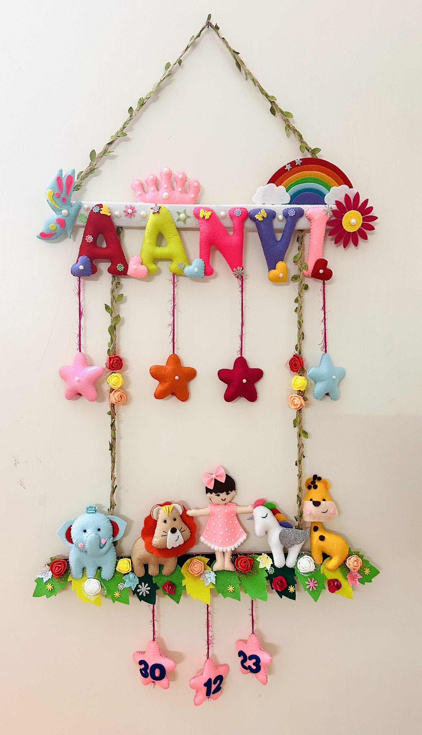 Kids hanging -Jungle Swing (Girl)