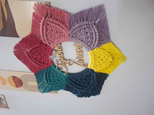 Macrame wall hanging with theme