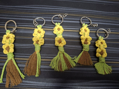 Flower keychain macrame