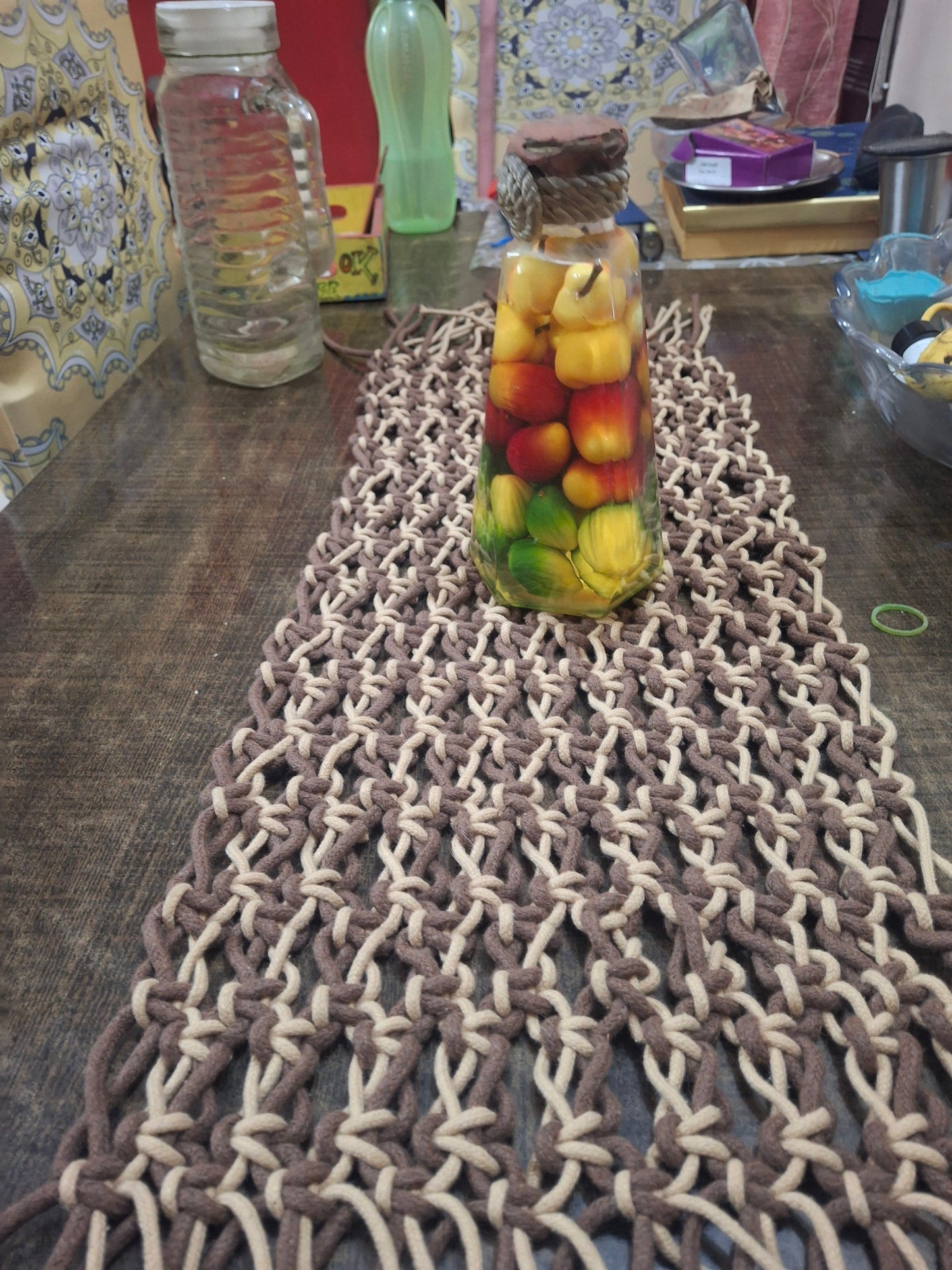 Macrame table runner - Hunar Hatti
