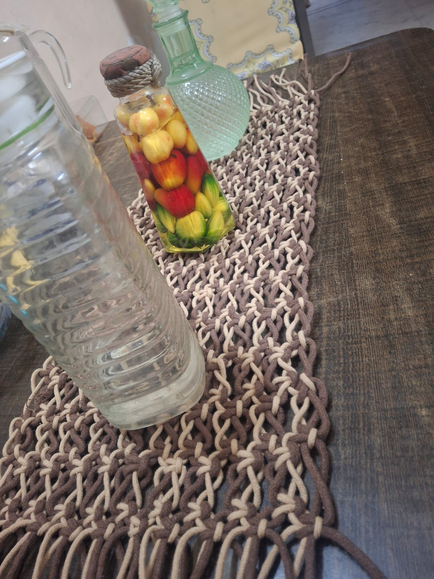 Macrame table runner - Hunar Hatti