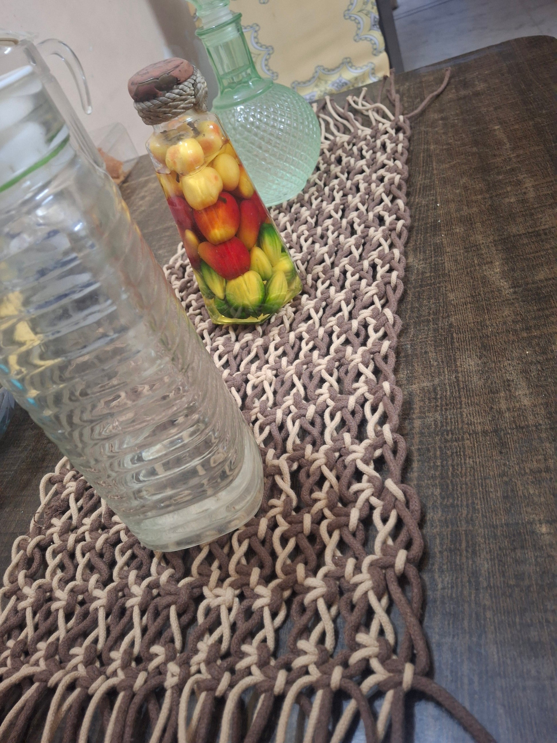 Macrame table runner - Hunar Hatti