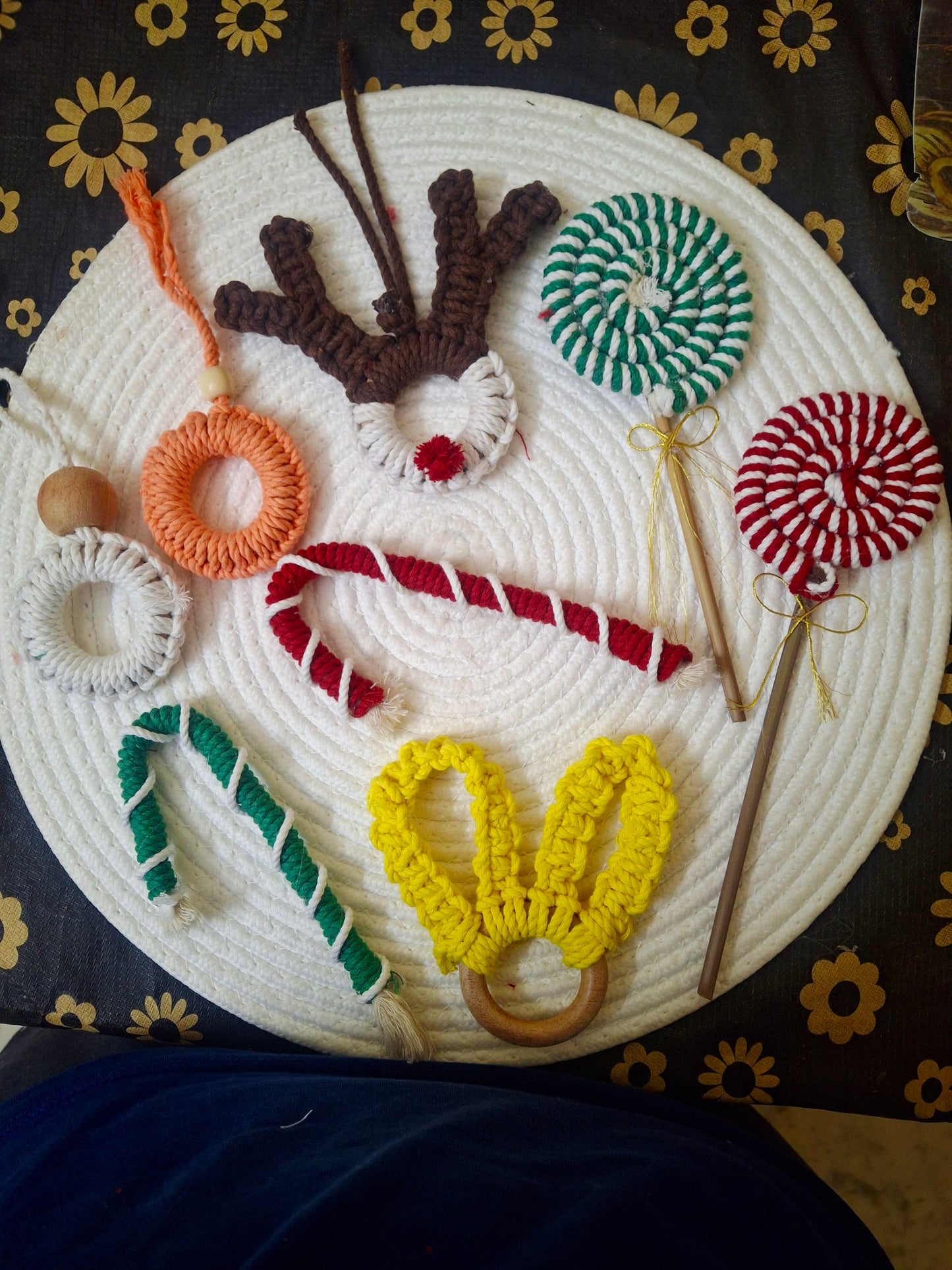Macrame christmas ornaments - Hunar Hatti