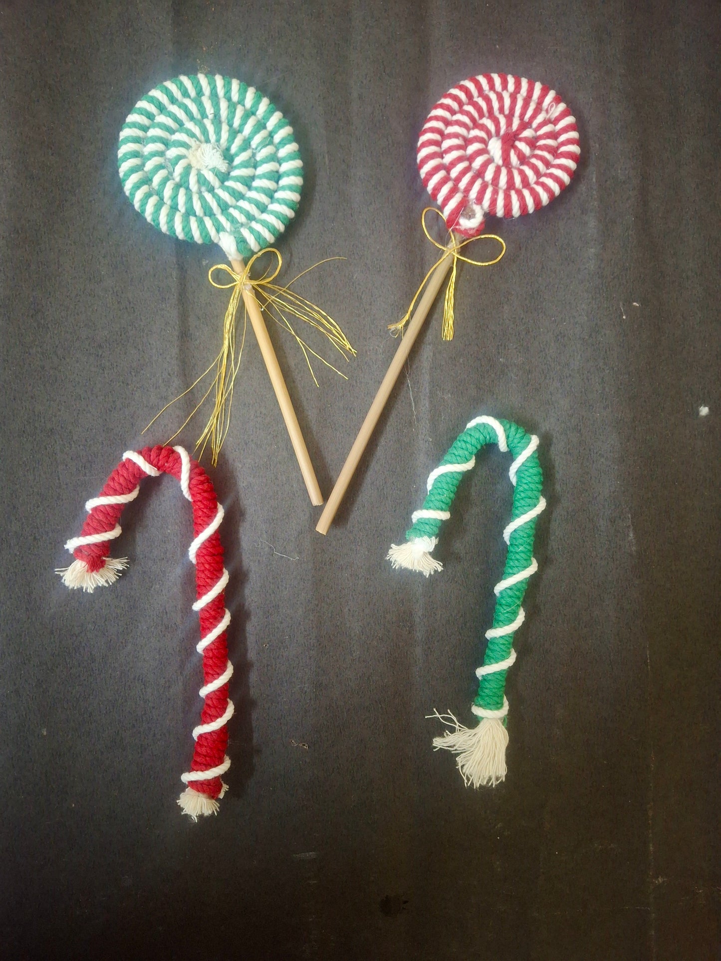 Macrame christmas ornaments-candy,candy cane - Hunar Hatti