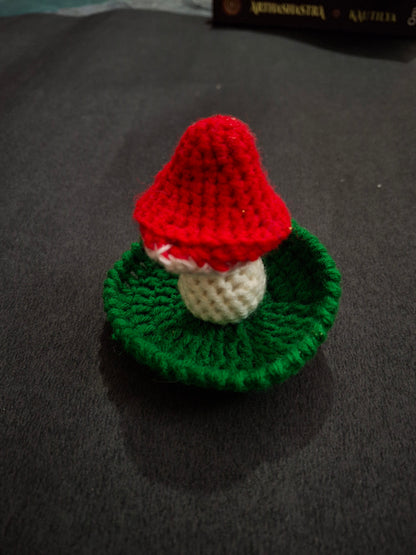 Crochet jewellery holder