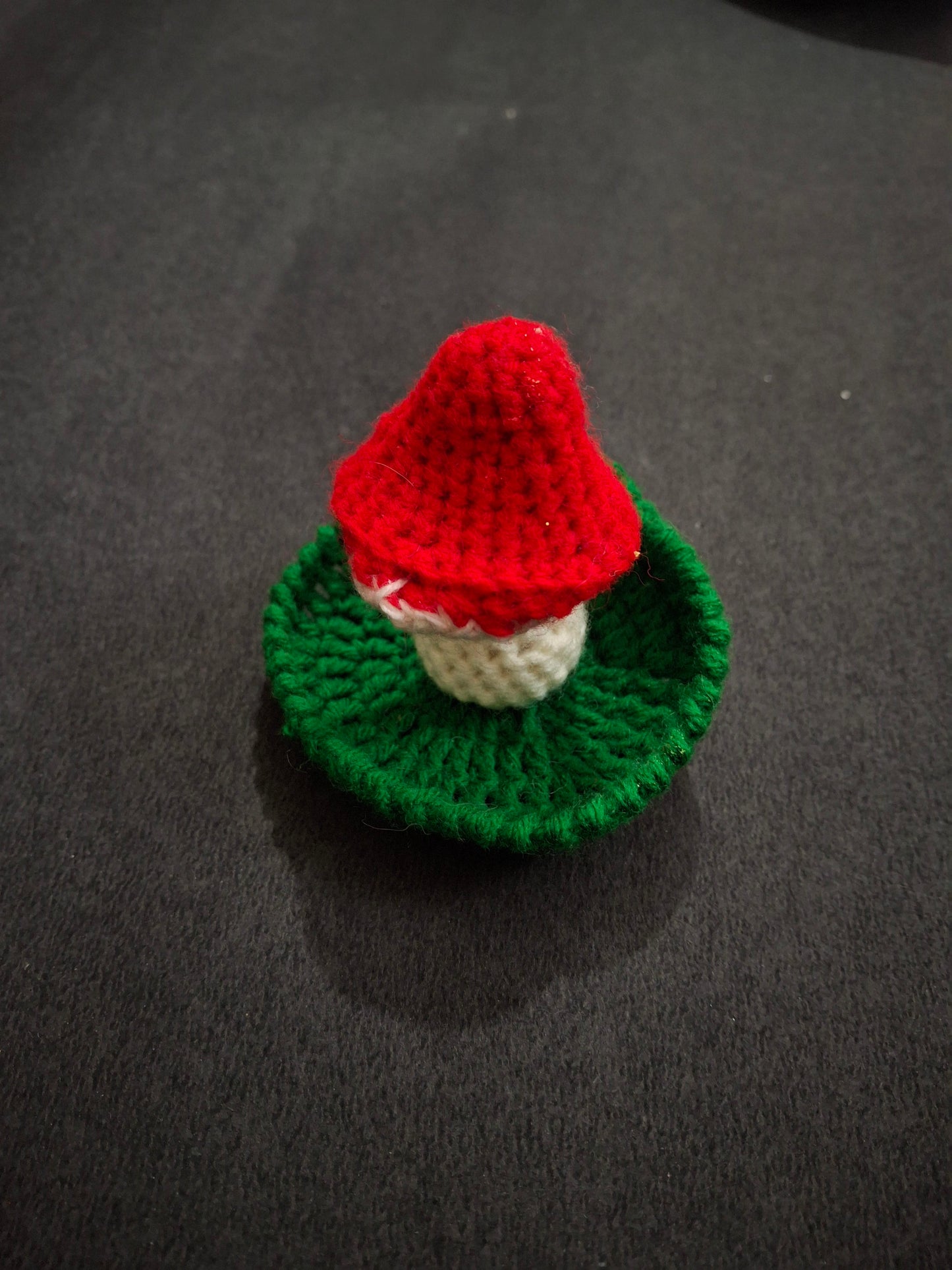 Crochet jewellery holder