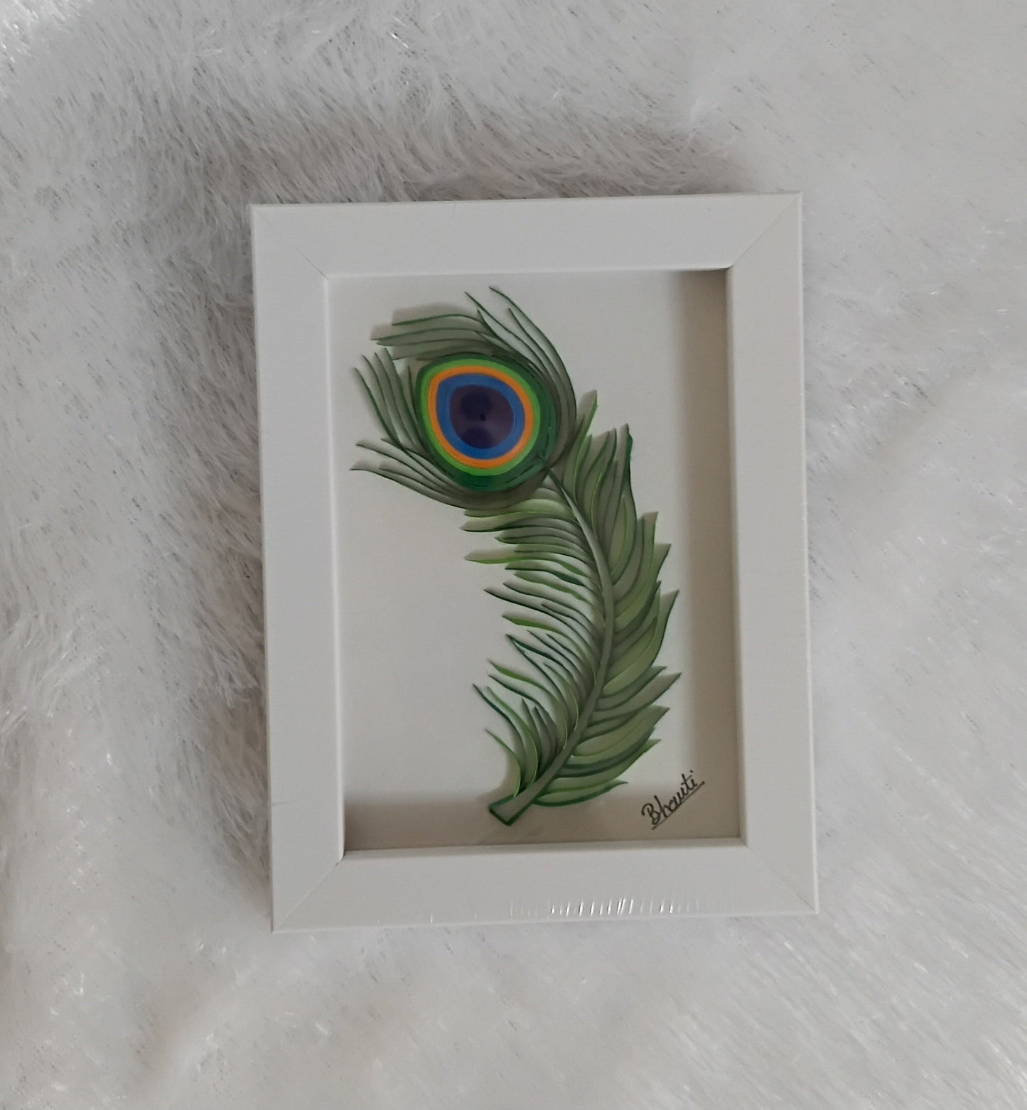 Feather photo frame