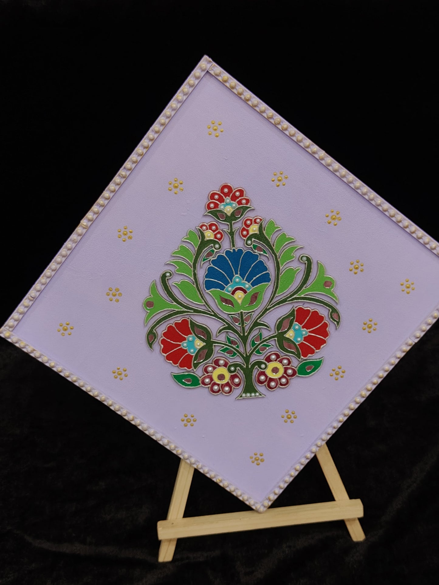 Handmade wall decor art piece - Hunar Hatti