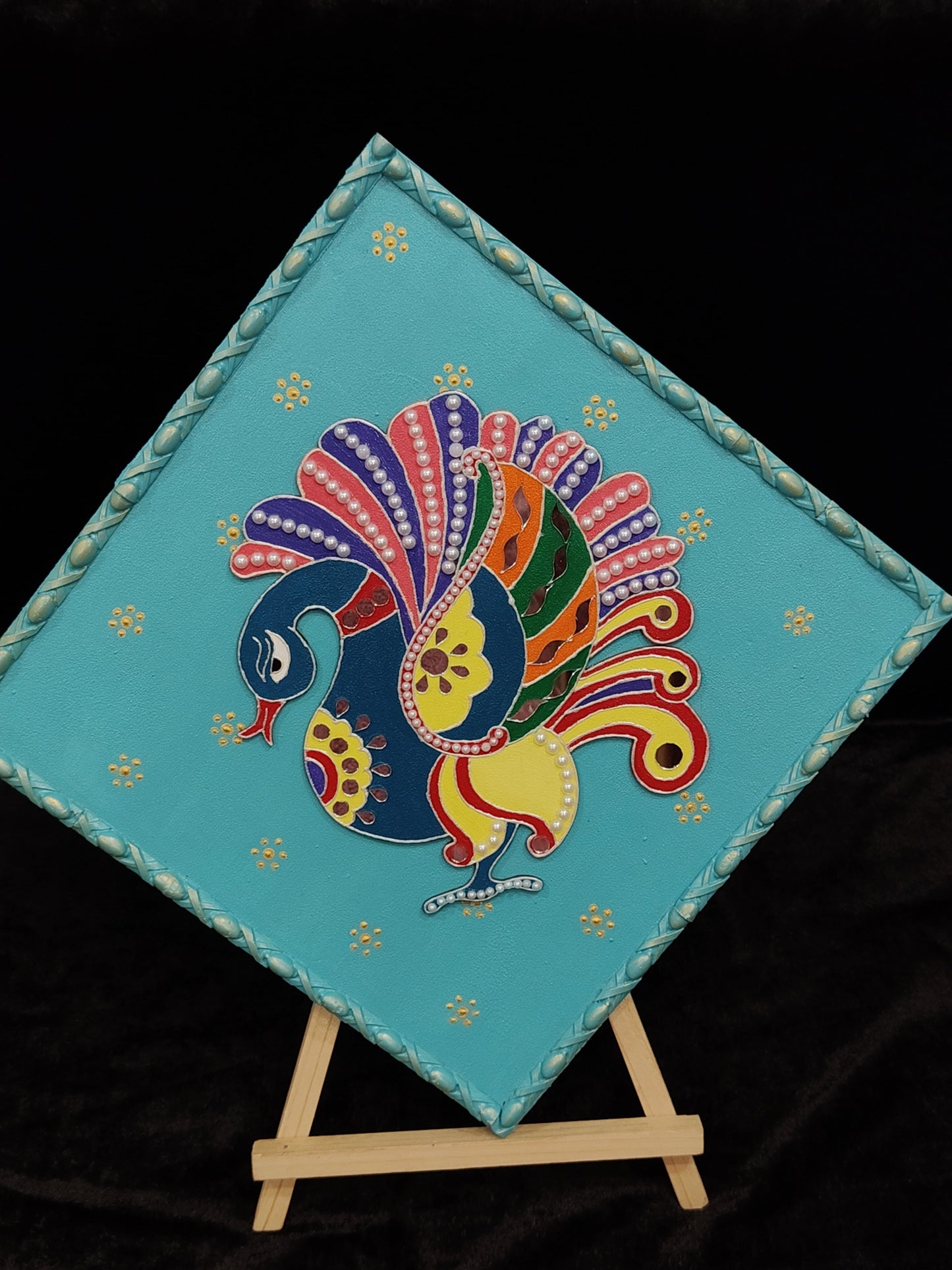 Handmade wall decor art piece - Hunar Hatti