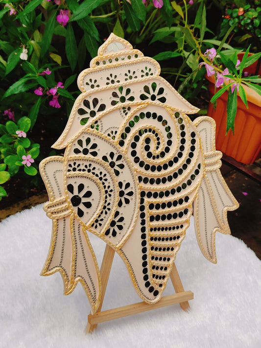 Lippan art Balaji shankh and chakra - Hunar Hatti