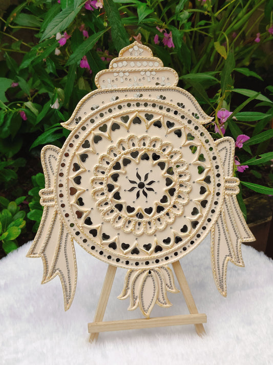 Lippan art Balaji shankh and chakra - Hunar Hatti