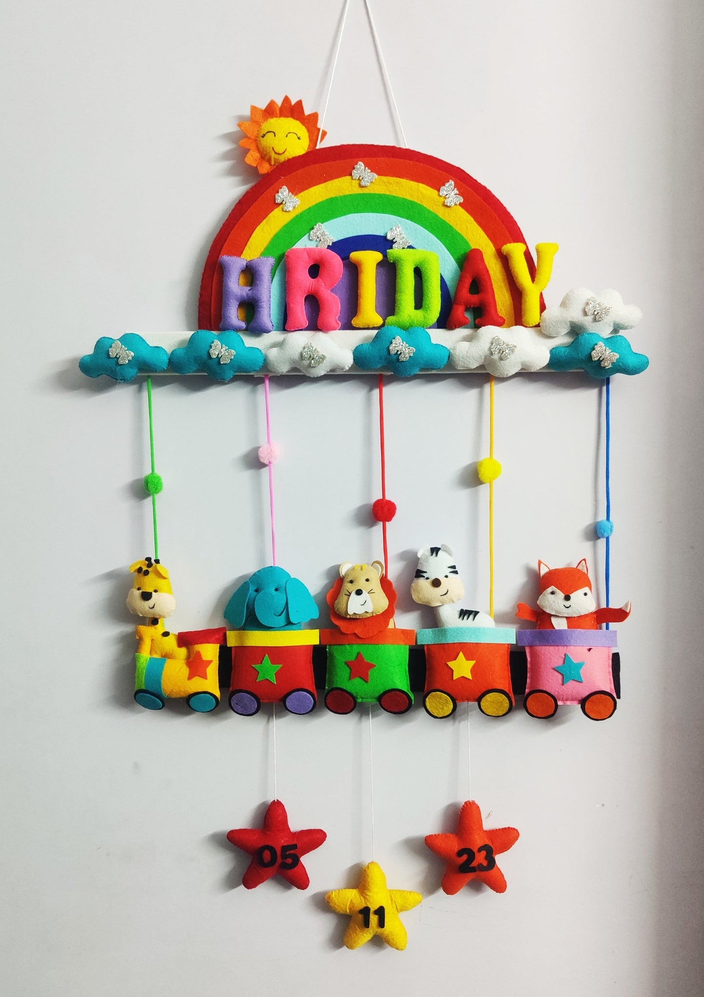 Kids hanging -Animal Train (Single Name)