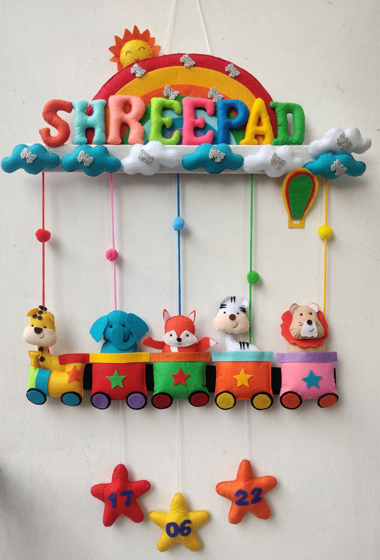 Kids hanging -Animal Train (Single Name)