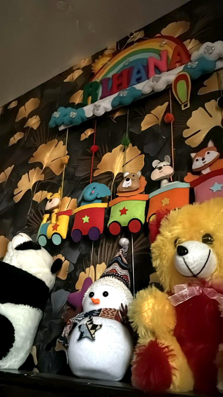 Kids hanging -Animal Train (Single Name)