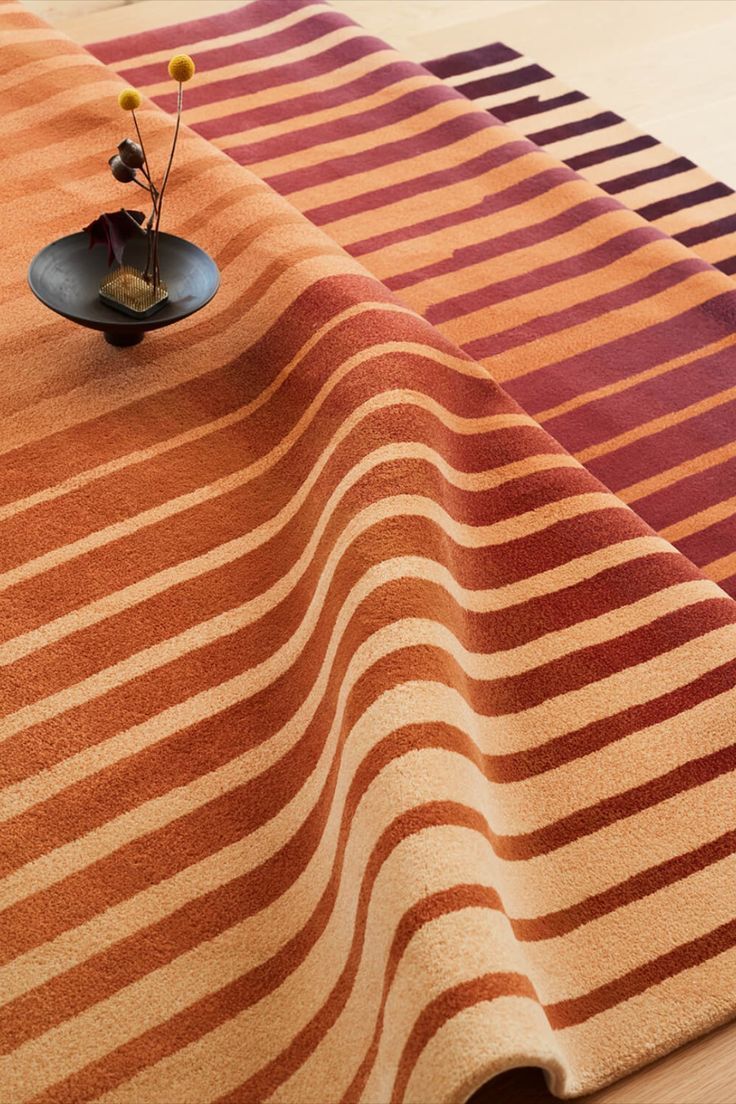 Abstract designed Hand tufted carpets - Hunar Hatti